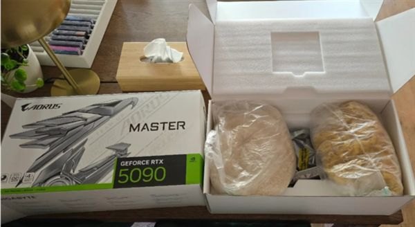 顶级显卡变大米！网友攒钱一年买RTX 5090遇掉包骗局：开箱拆出粮食礼包